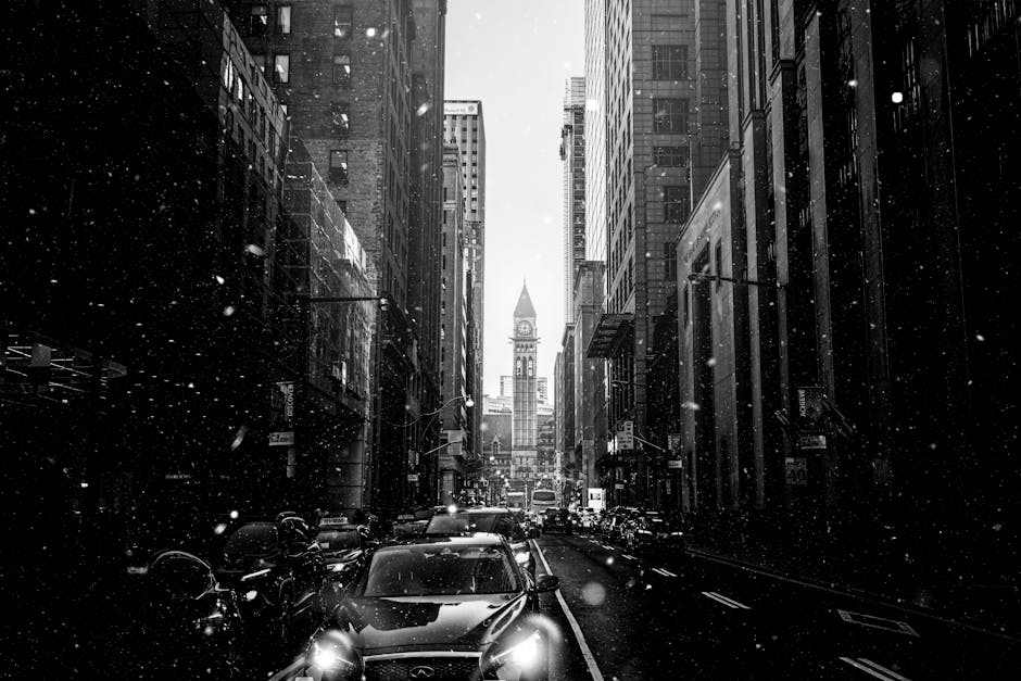 Monochromes Foto Der Stadt W&auml;hrend Des Tages