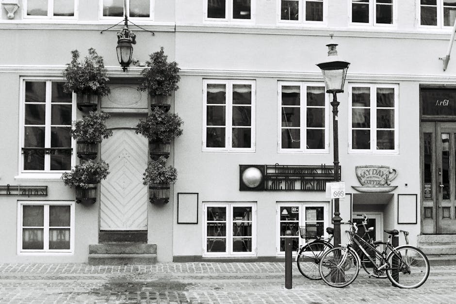 Fahrrad Neben Dem Geb&auml;ude