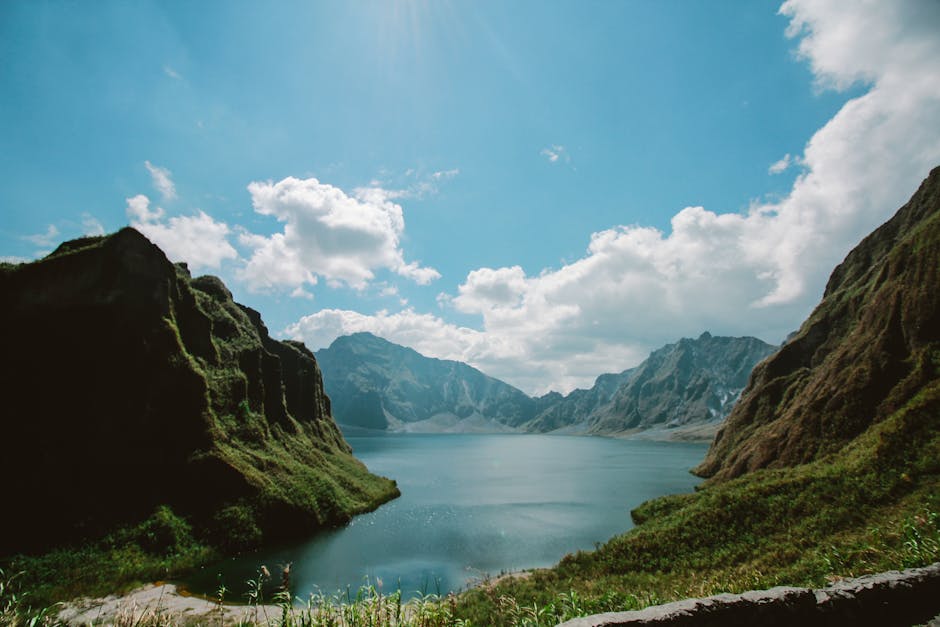 Foto Des Kraters Des Berges. Pinatubo